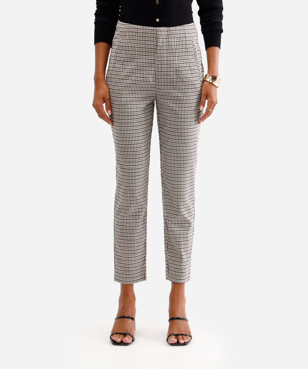 calça de alfaiataria feminina com pences xadrez bege