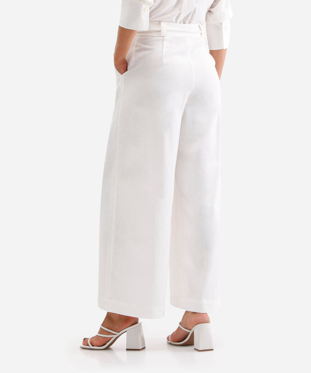calça wide leg cropped com linho off white
