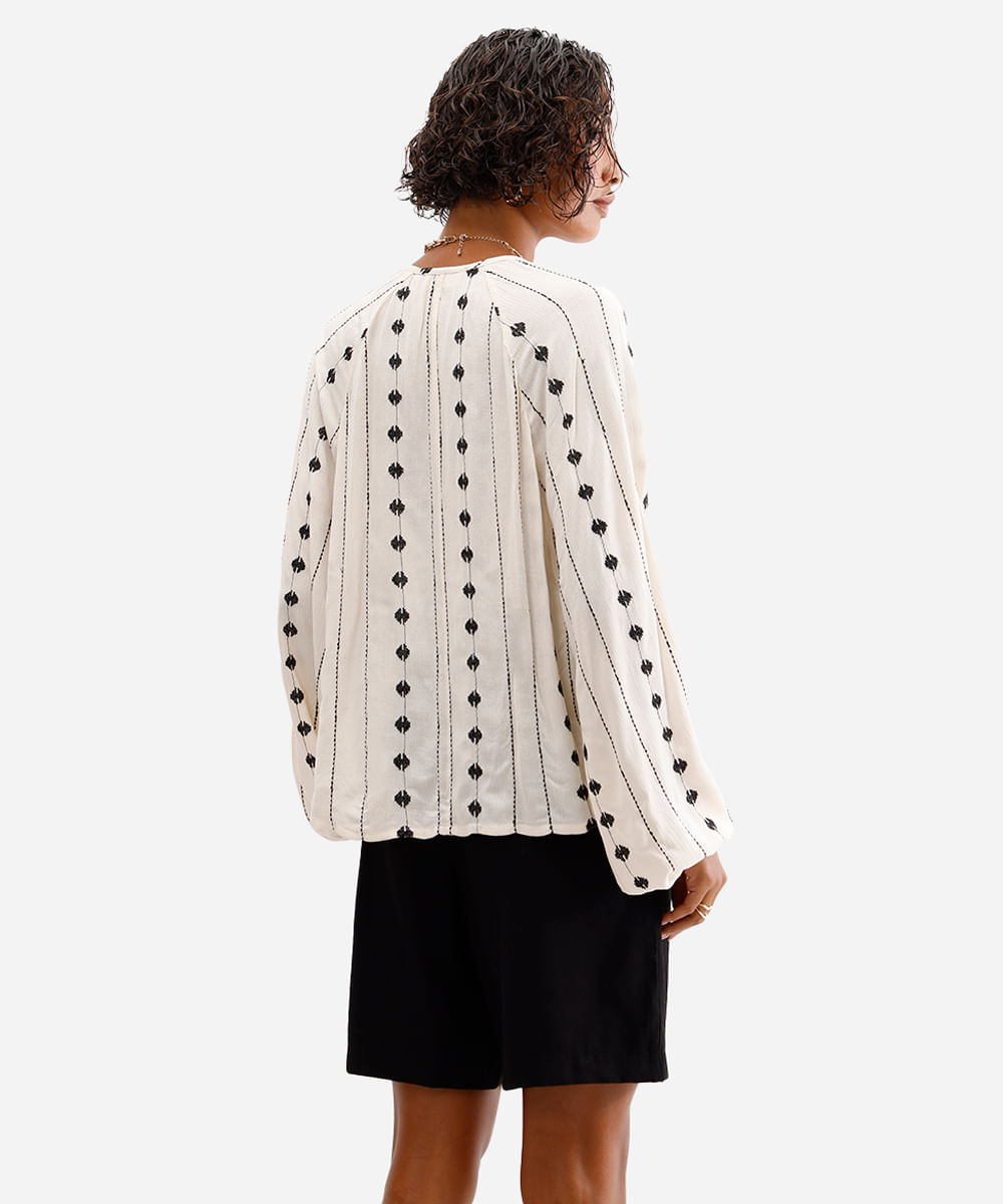 bata feminina de viscose com bordado off white