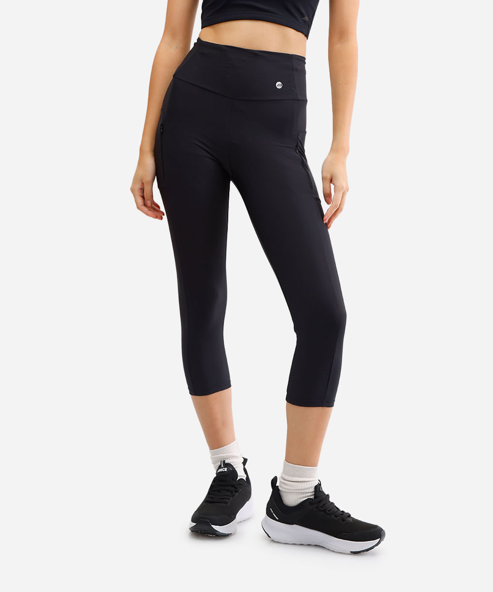 calça capri feminina esportiva com bolsos preta