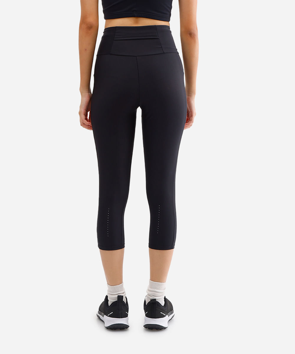 calça capri feminina esportiva com bolsos preta