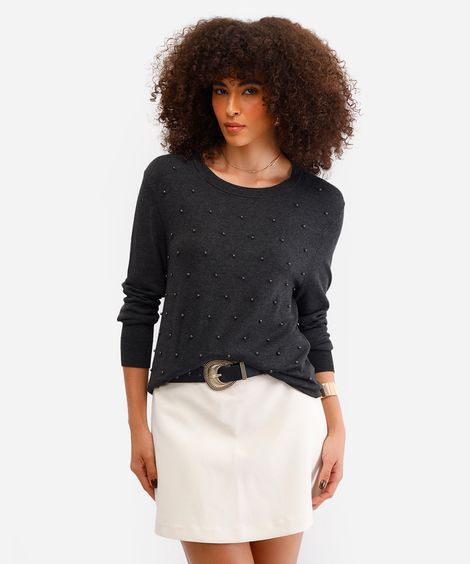 suéter de tricô com pérolas cinza