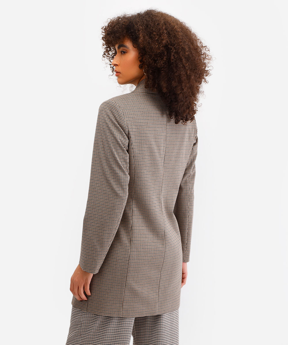 casaco feminino alongado xadrez bege