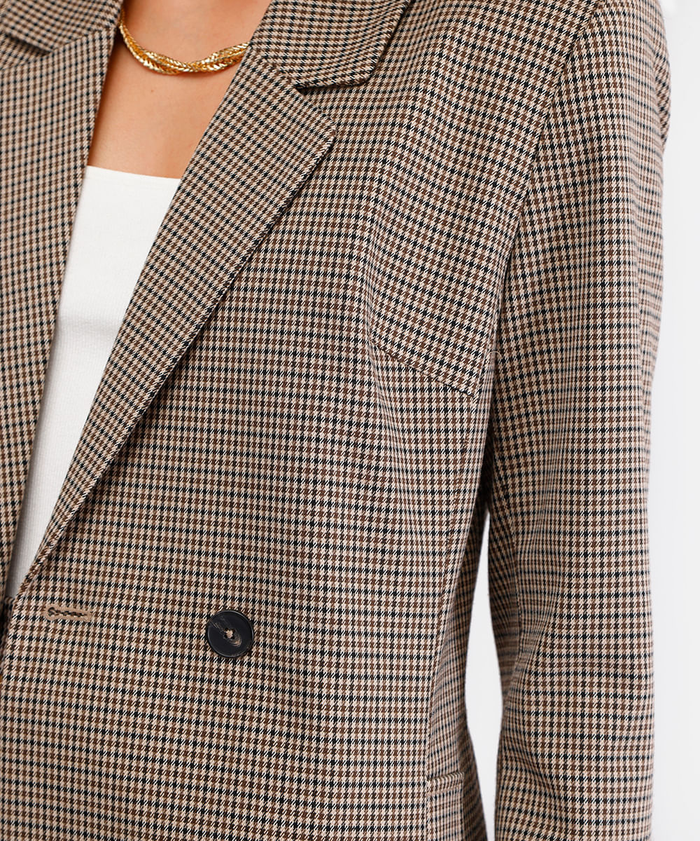 casaco feminino alongado xadrez bege