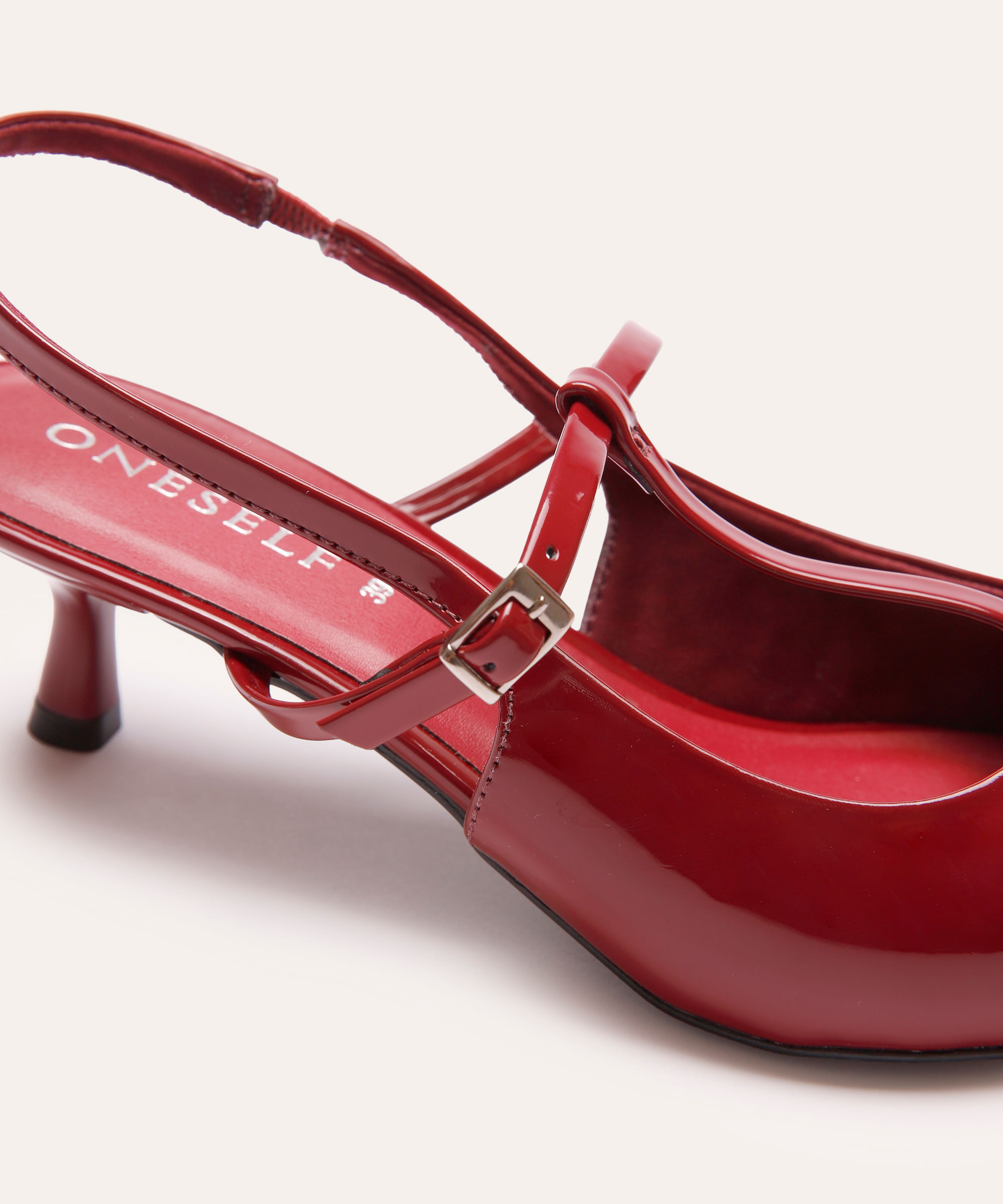 scarpin bico fino salto baixo oneself vinho