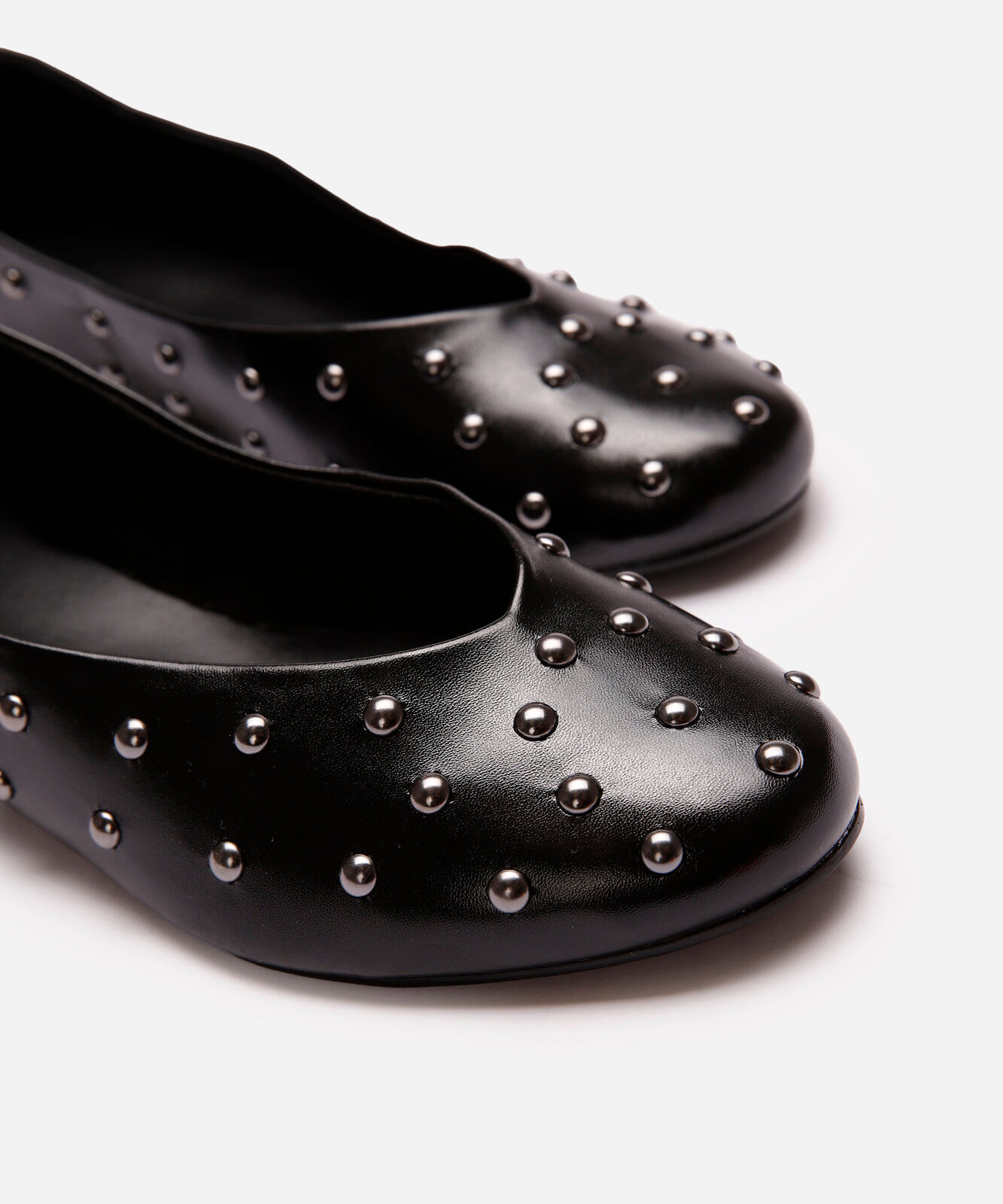 sapatilha com tachas oneself preta