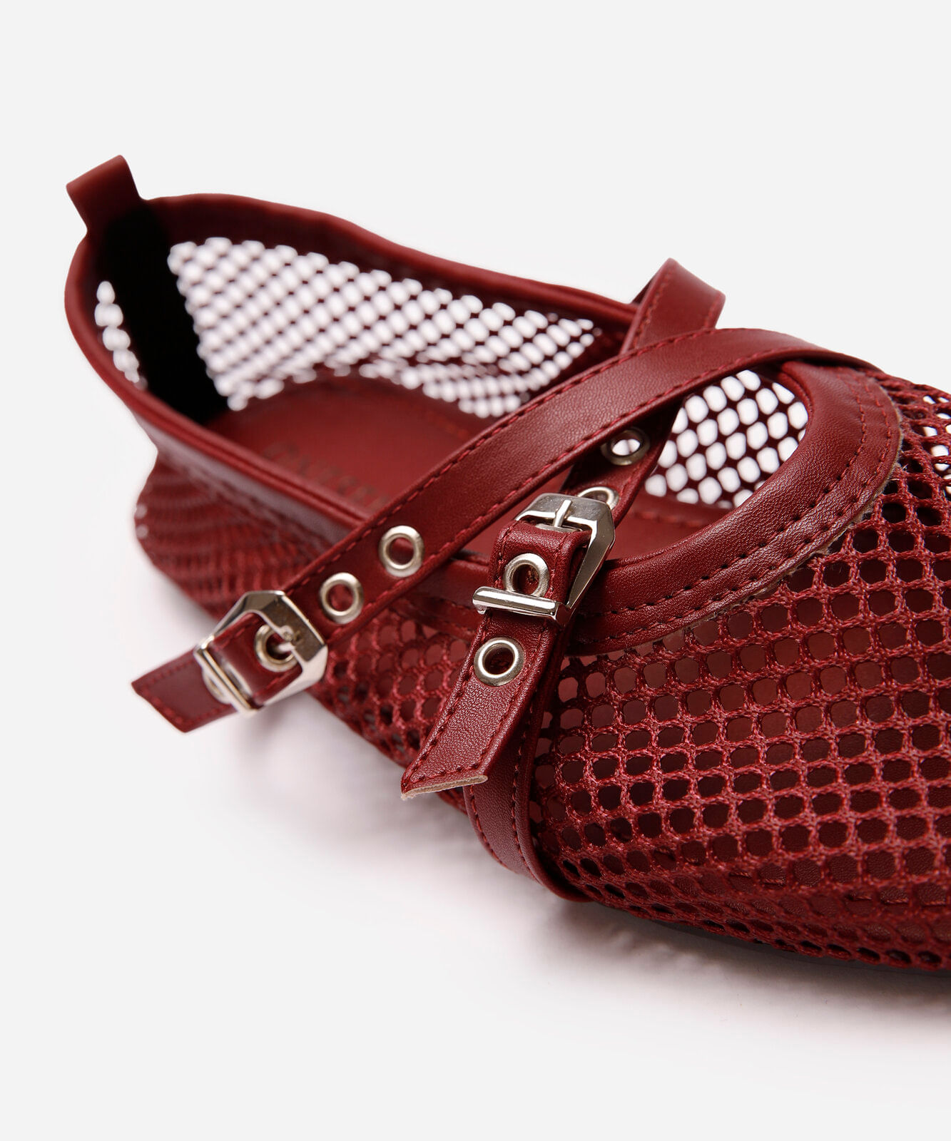 sapatilha de telinha com fivela oneself vinho