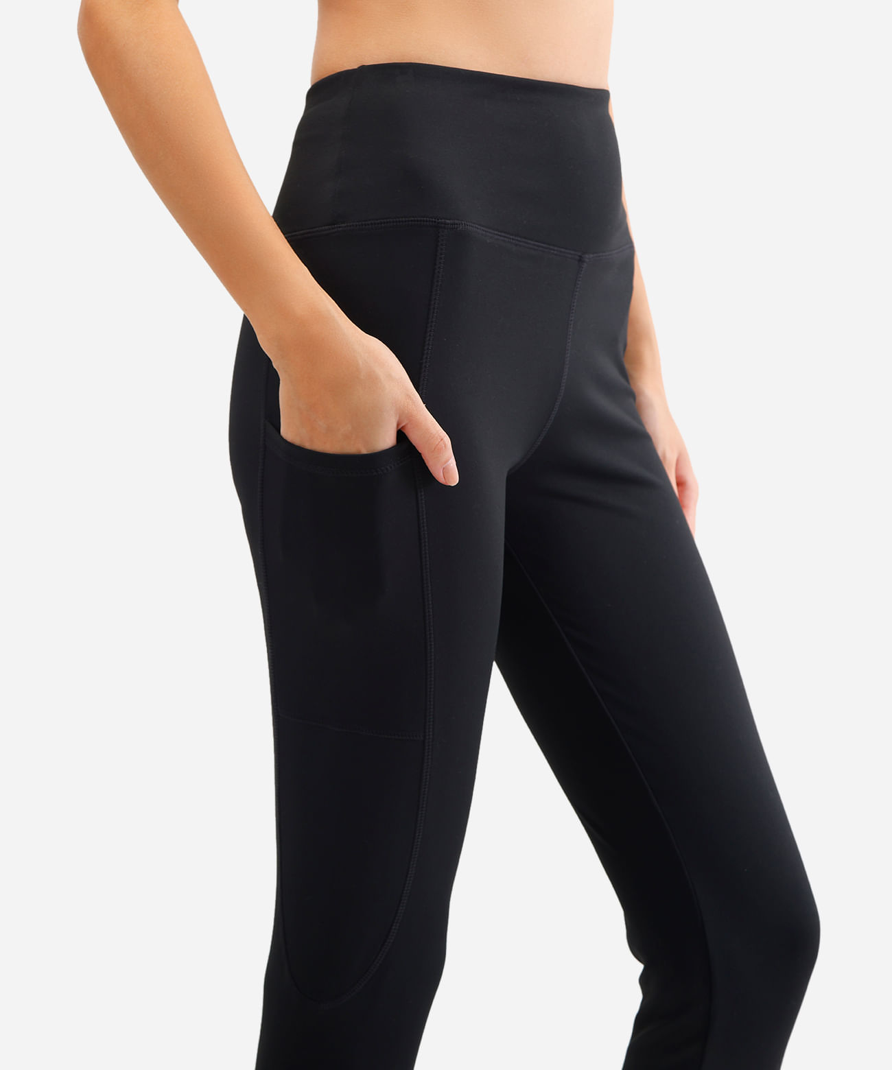 calça legging esportiva com bolsos preta