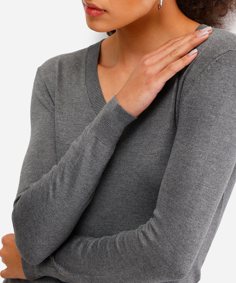 suéter básico feminino de tricot gola v cinza