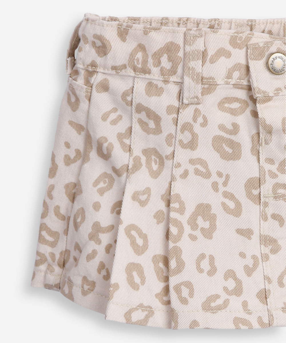 short saia plissada infantil de sarja animal print bege