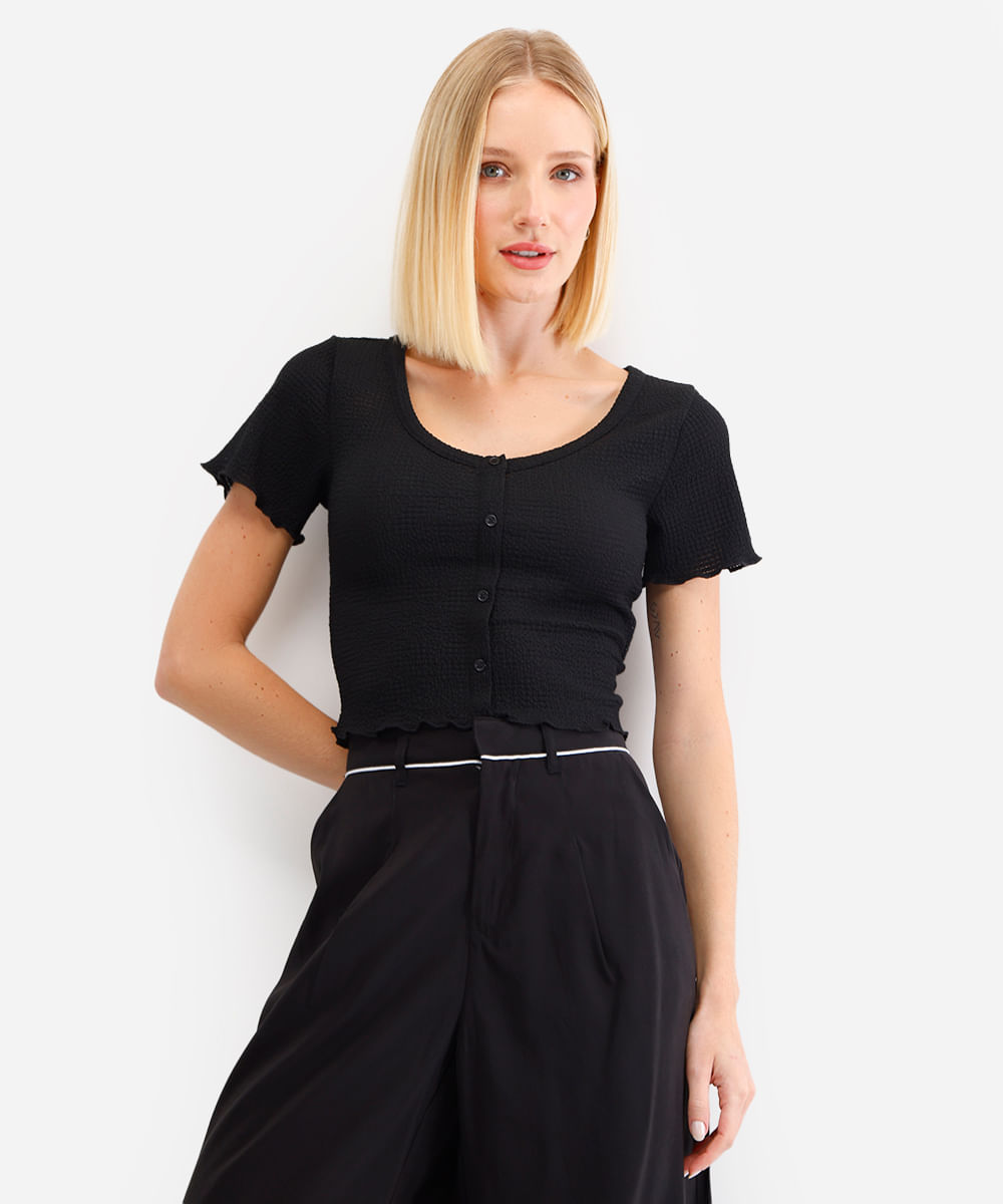 blusa texturizada com botões frufru preta