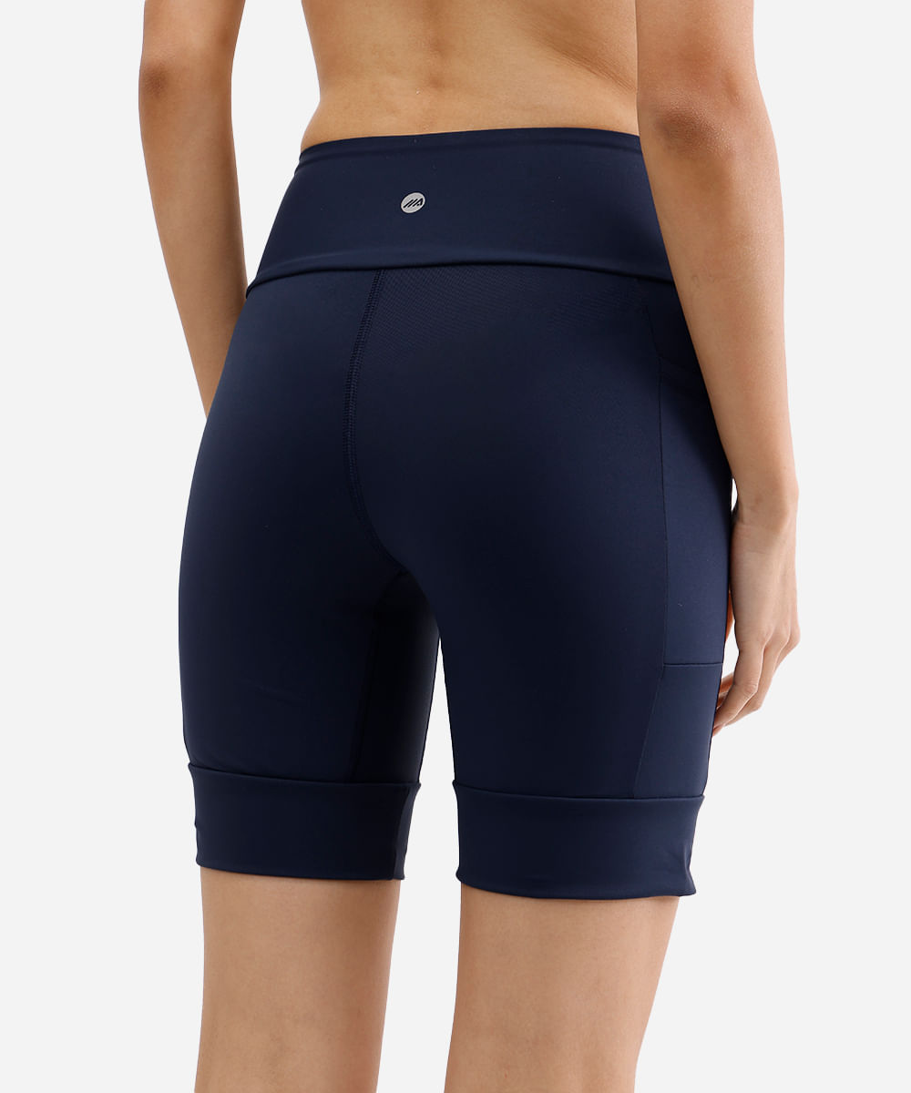 bermuda feminina esportiva com bolsos azul
