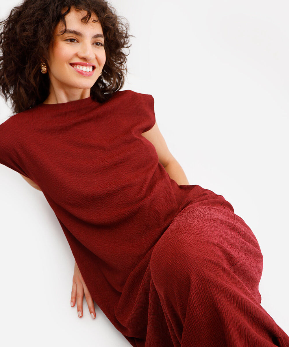 vestido midi muscle tee texturizado vinho