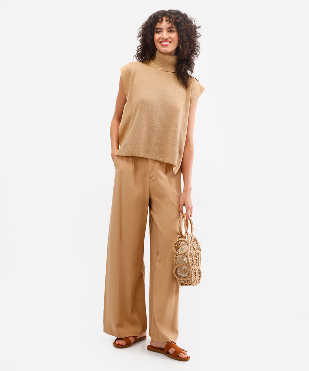 blusa feminina de tricot com abertura gola alta bege
