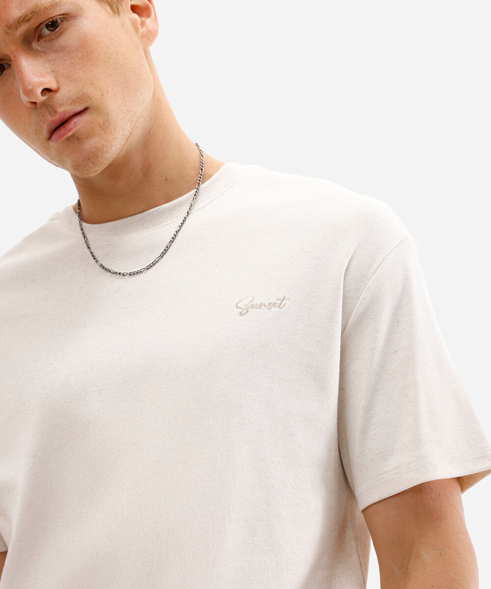 camiseta masculina com linho sunset manga curta bege