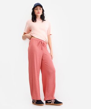 calça reta feminina texturizada rosa