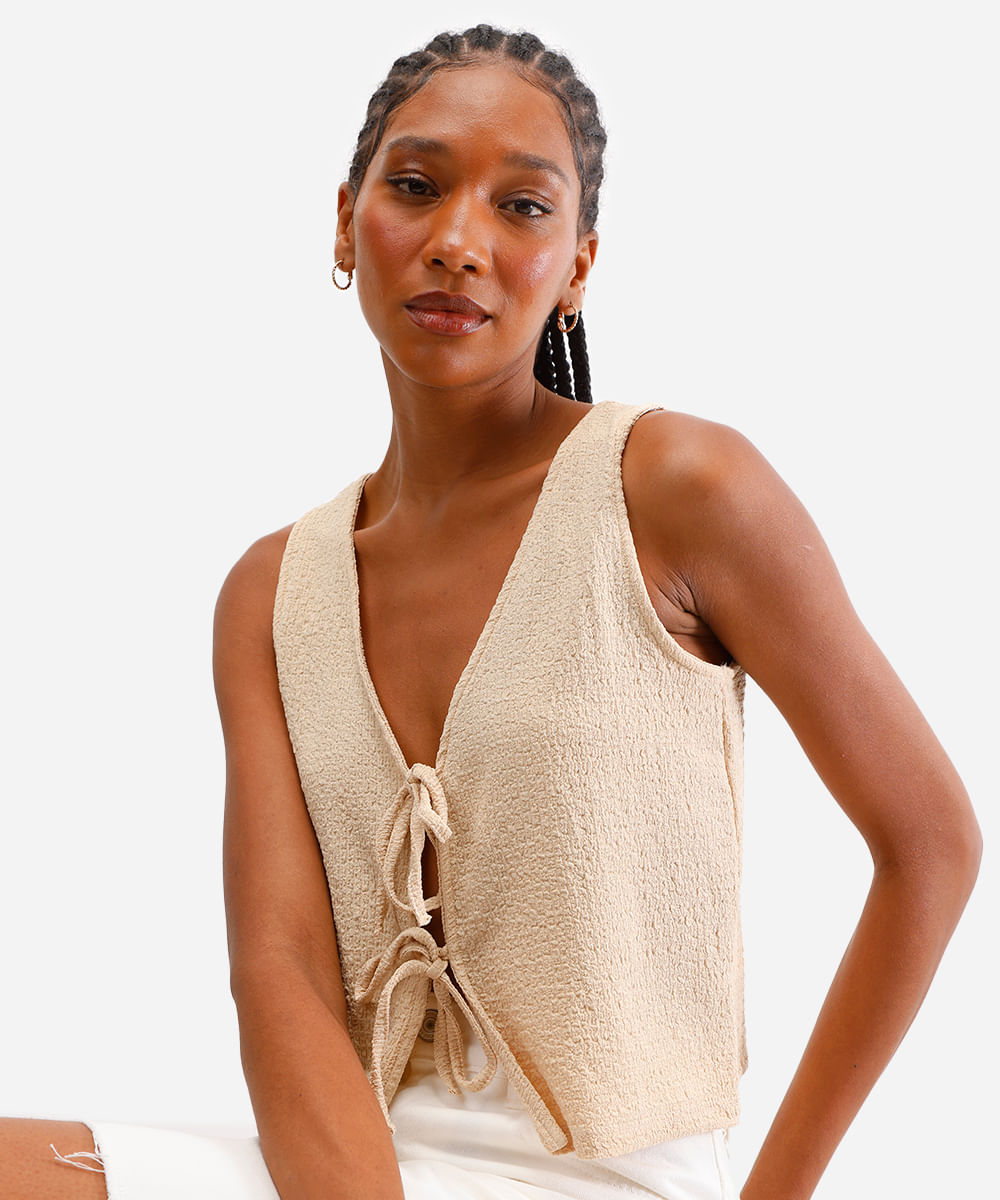 blusa cropped feminina com laço texturizada bege