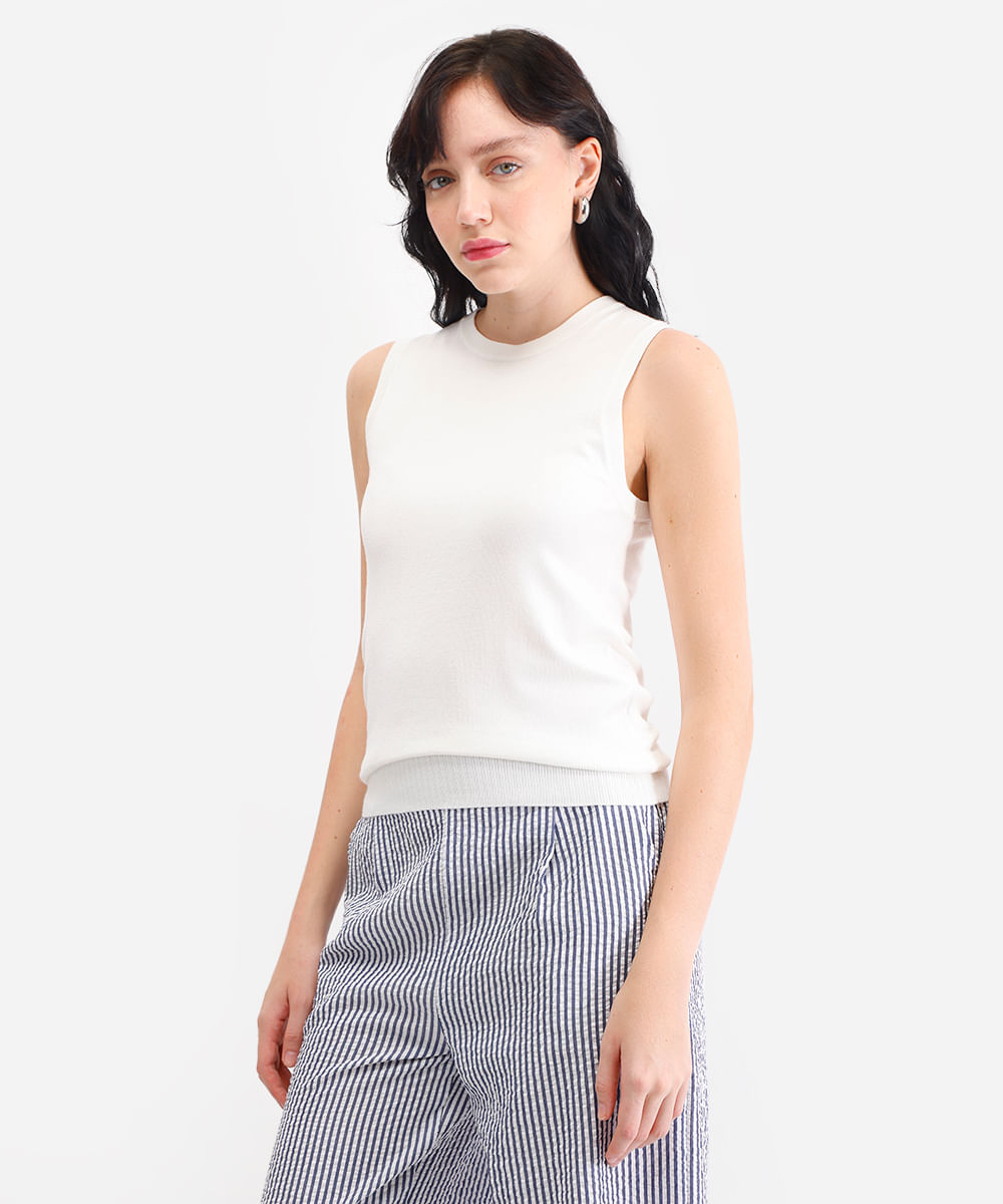 regata feminina de tricot decote redondo off white