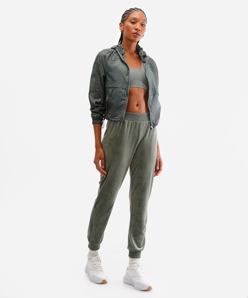 jaqueta corta vento com capuz esportiva - verde militar