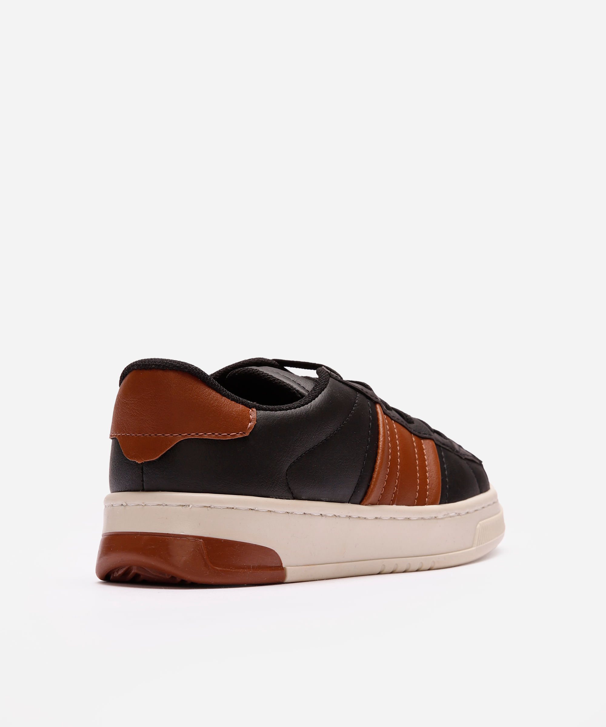 tênis casual infantil com recortes preto
