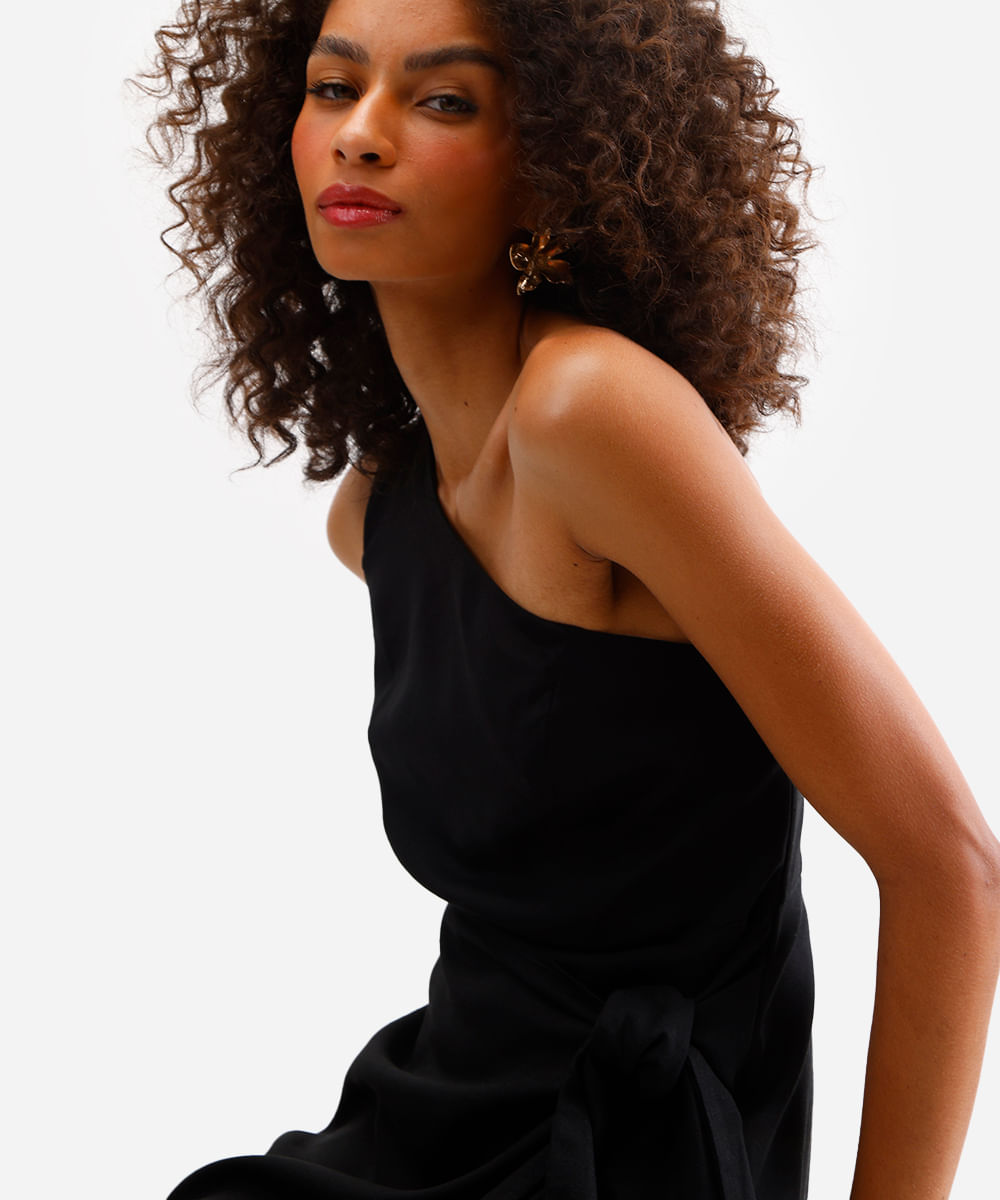 vestido ombro único com linho e amarração preto