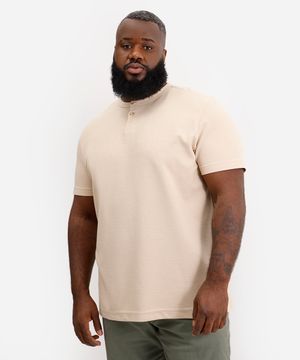 blusa comfort masculina com botões texturizada plus size bege