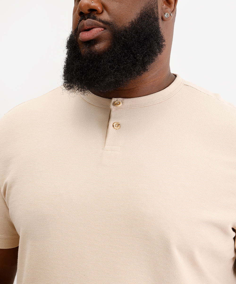 blusa comfort masculina com botões texturizada plus size bege