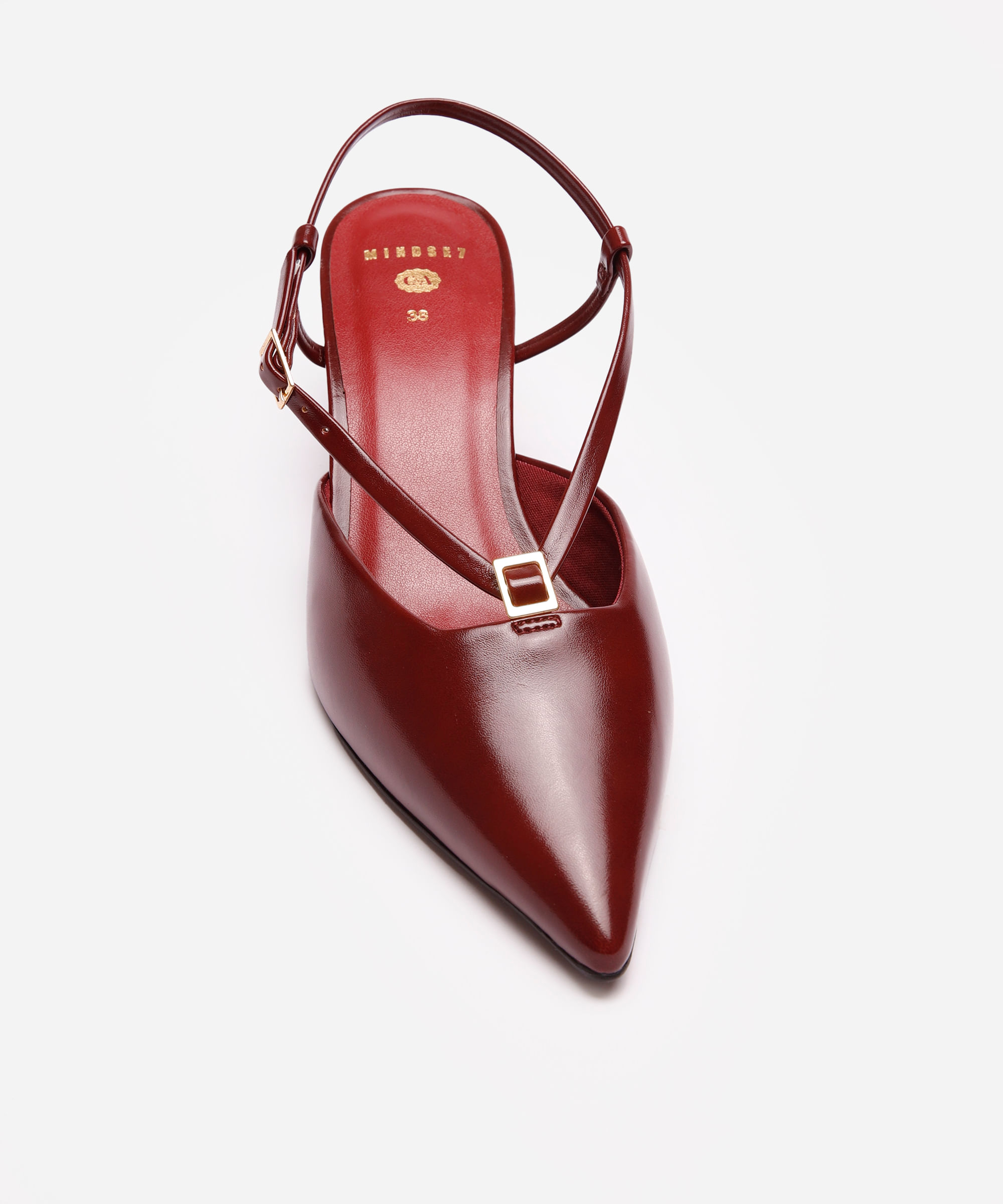 scarpin bico fino com fivela mindset vinho