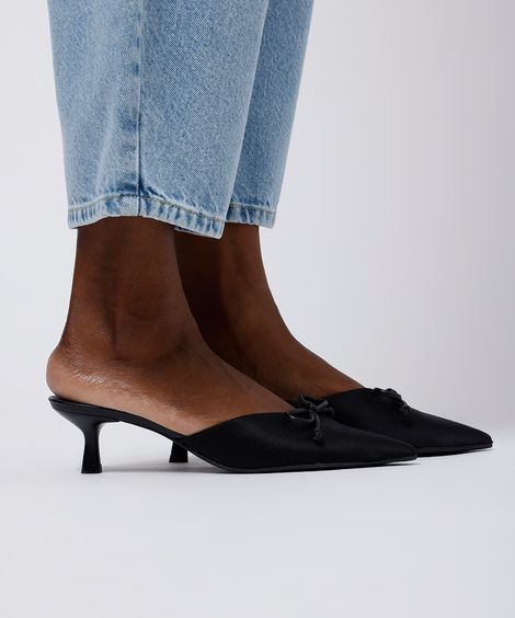 mule bico fino com laço mindset preto
