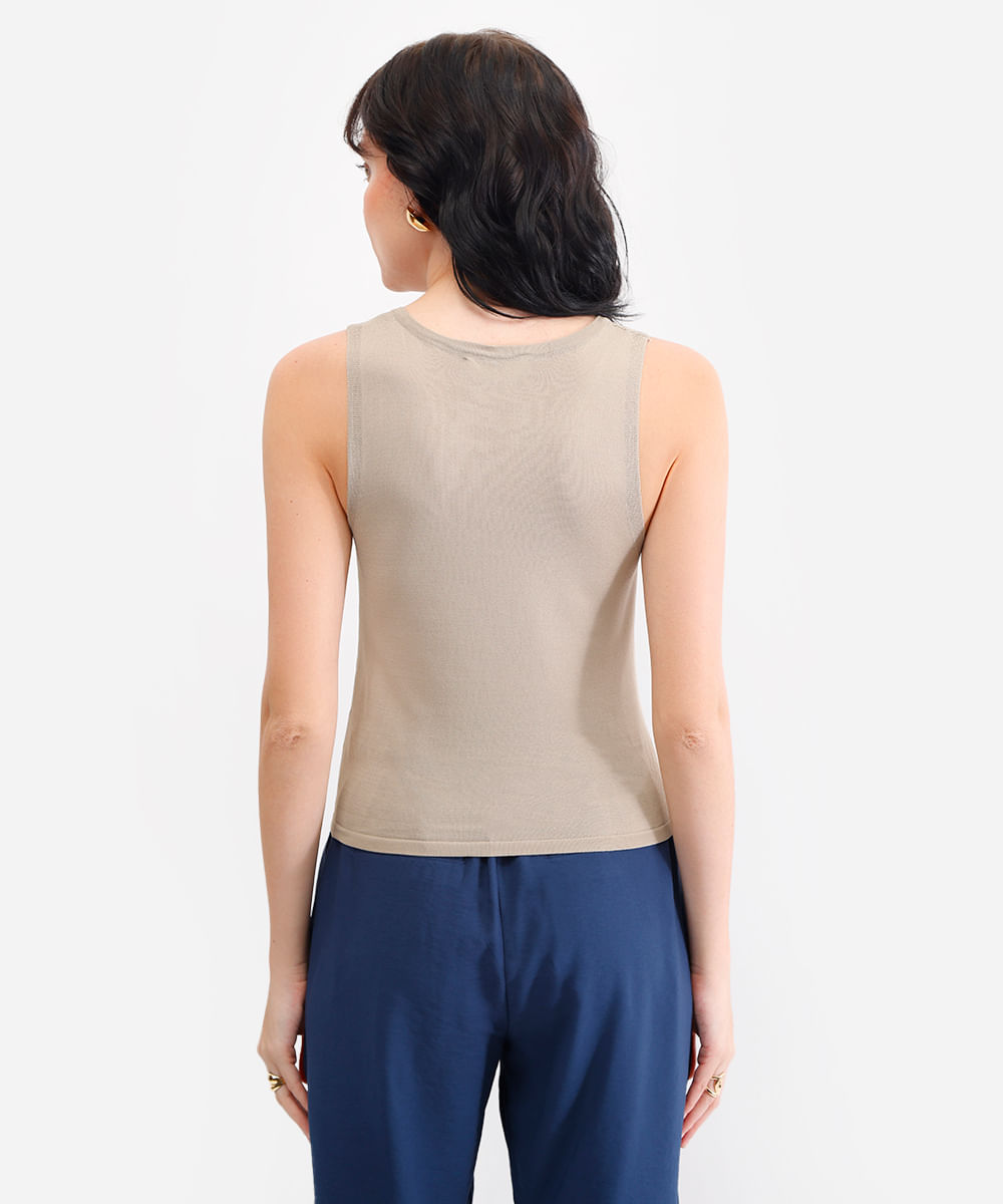 regata feminina de tricot decote redondo bege