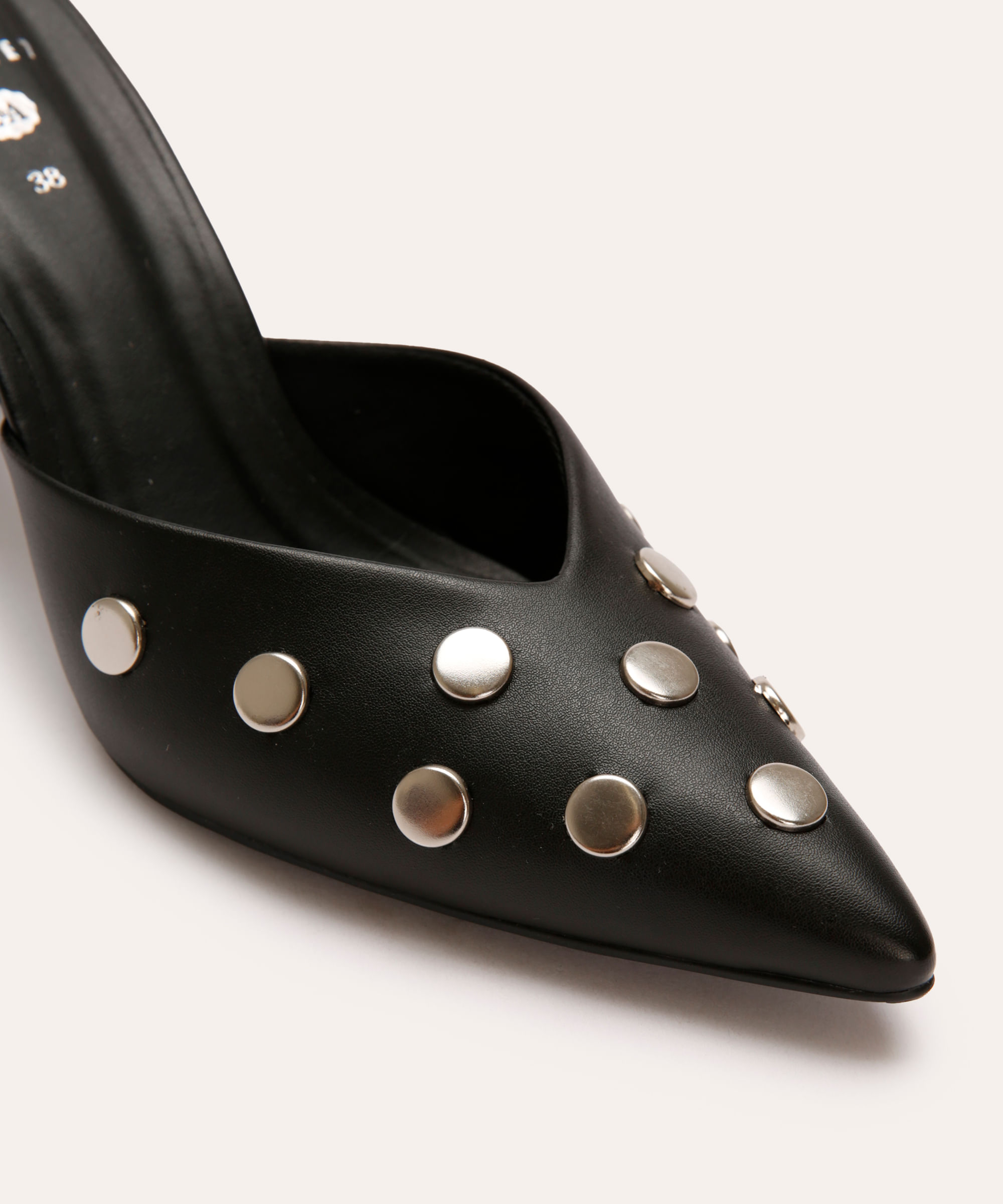 mule com tachas salto médio mindset preto