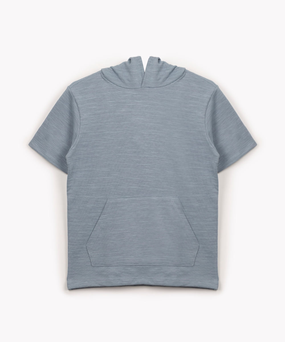 camiseta de moletinho manga curta com capuz azul claro