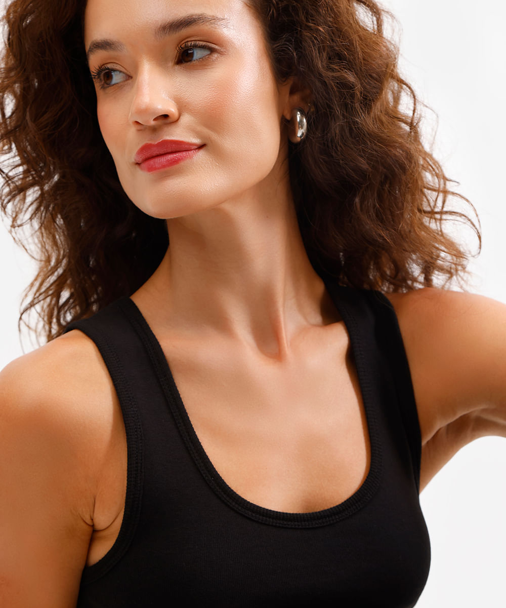 regata básica feminina de algodão decote redondo preta