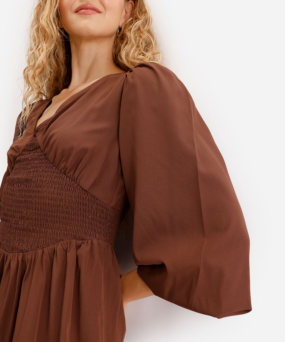 vestido curto feminino manga bufante com lastex marrom