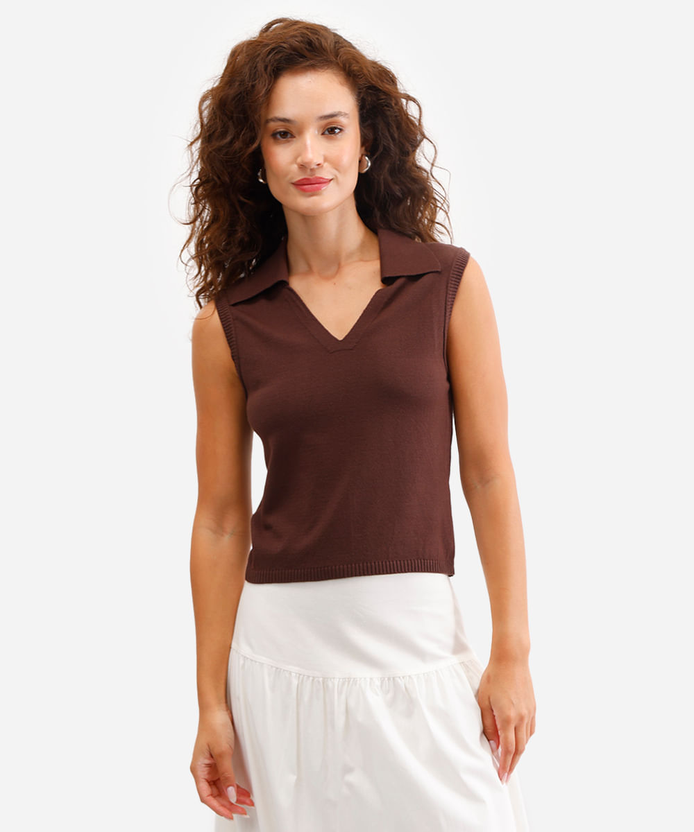 polo feminina de tricot sem manga marrom