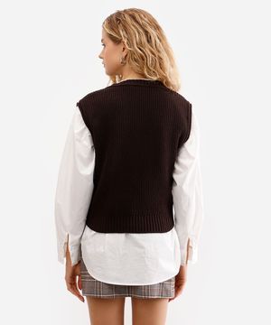 colete de tricot decote v marrom