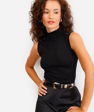regata feminina de tricot gola alta com botões preta