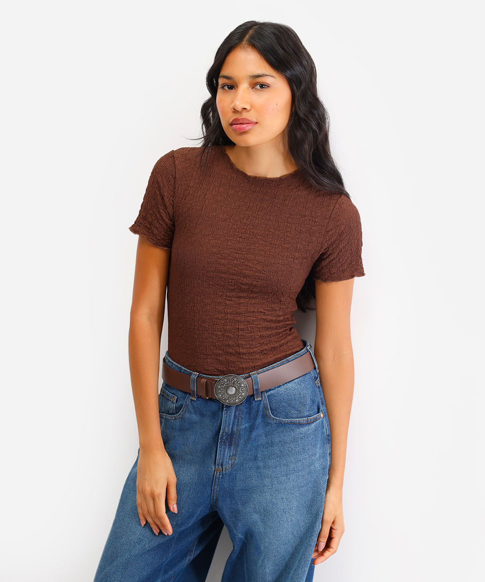 blusa manga curta texturizada - marrom