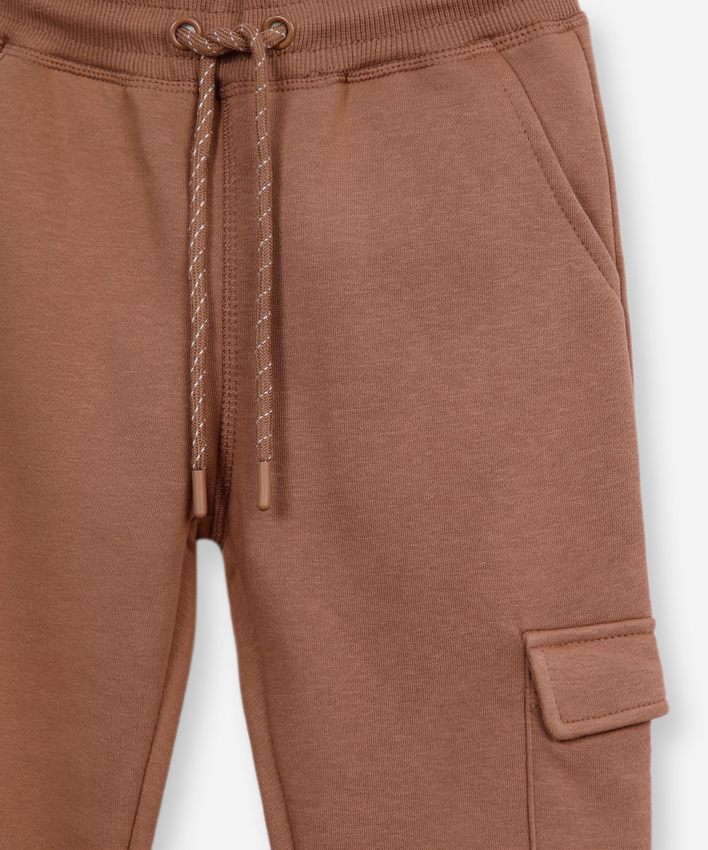 calça jogger infantil de moletom com bolso cargo marrom