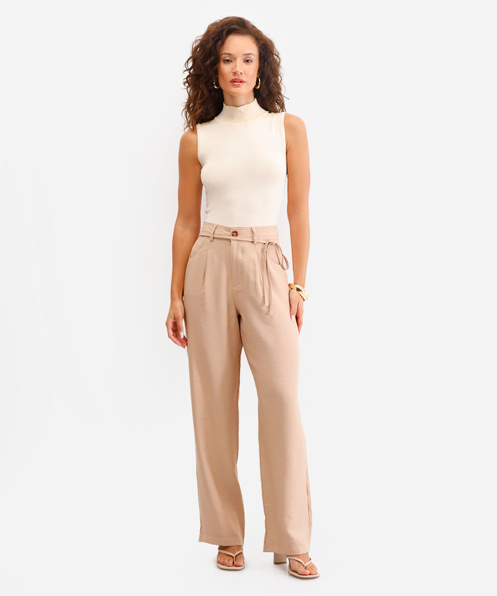 regata feminina de tricot gola alta com botões bege