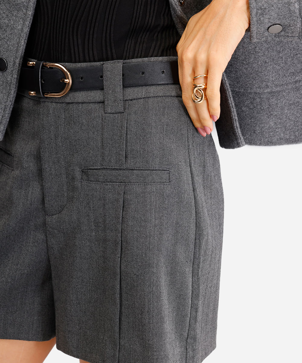 short feminino de alfaiataria chevron  cinza