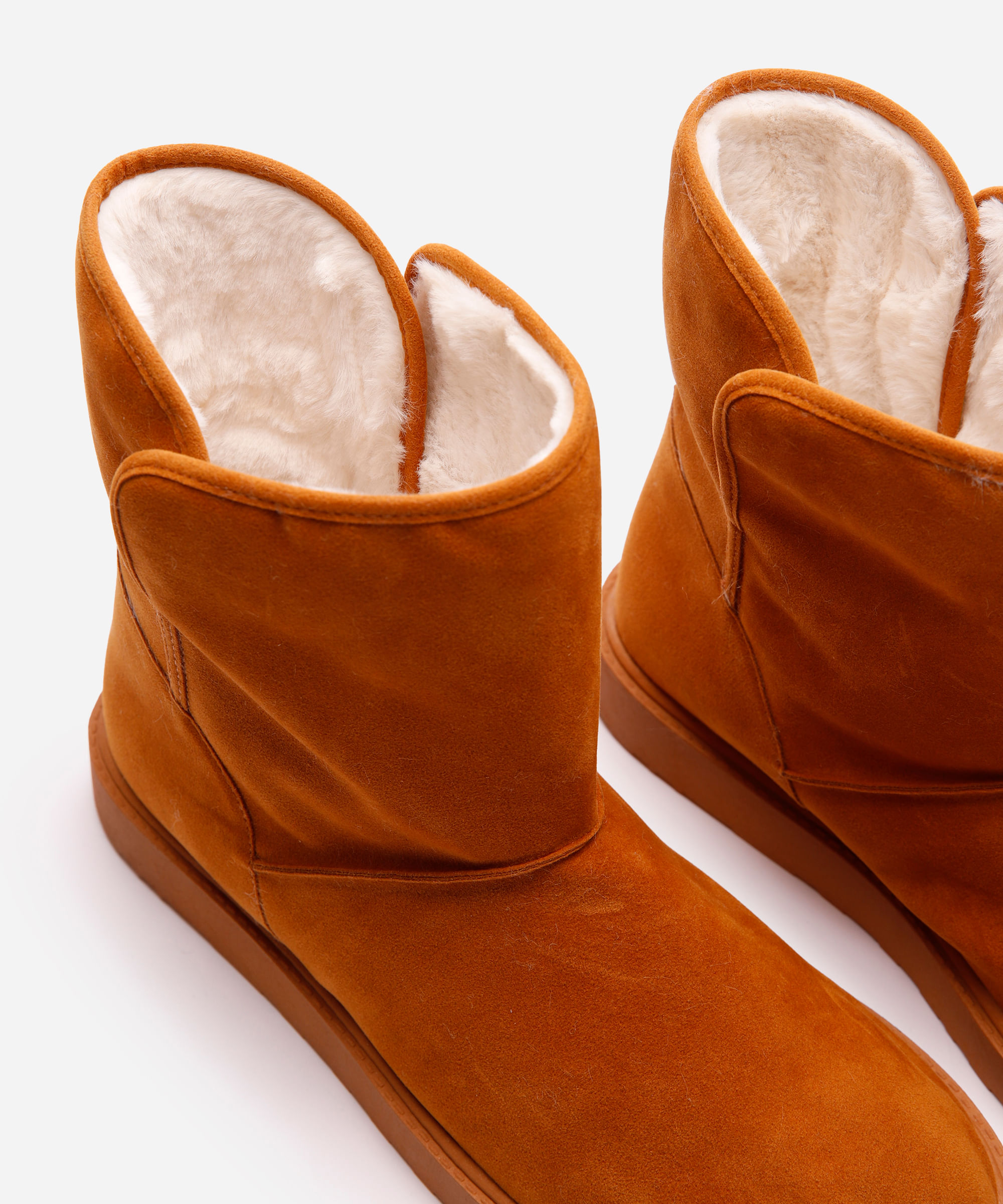 bota de camurça com forro de pelúcia oneself marrom