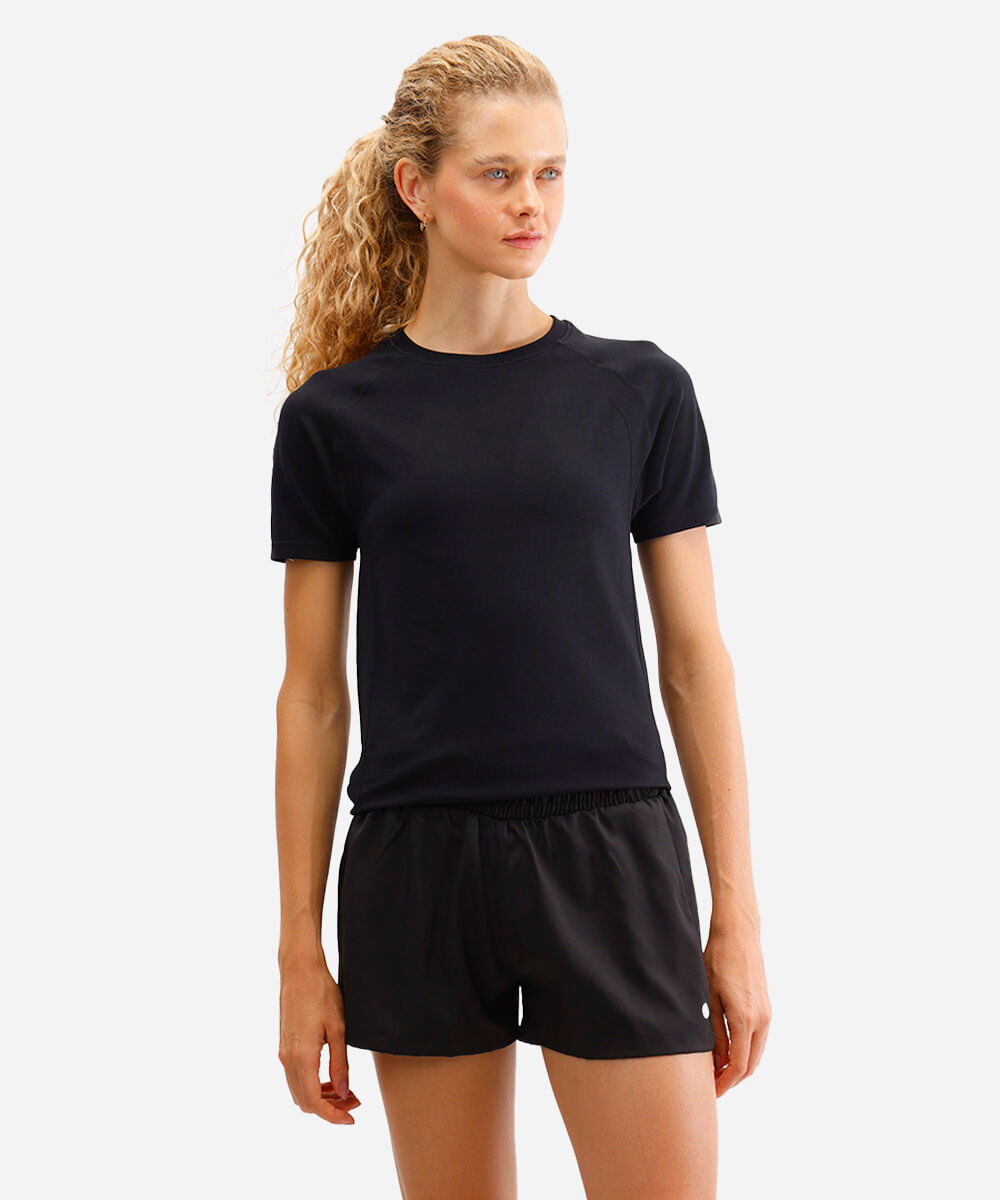 camiseta esportiva feminina de poliamida sem costura preta