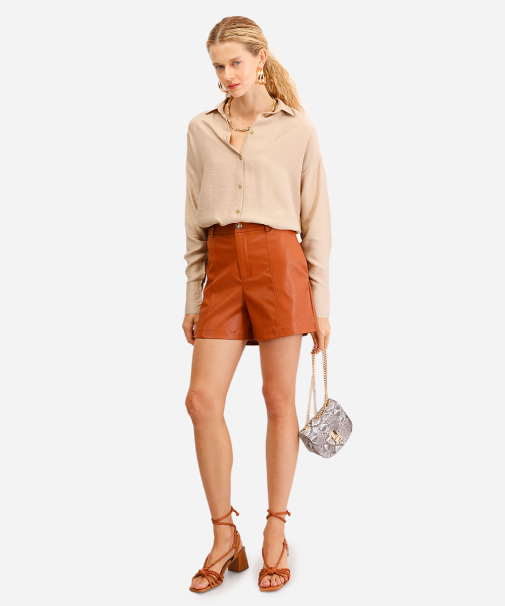 camisa feminina oversized manga longa texturizada bege