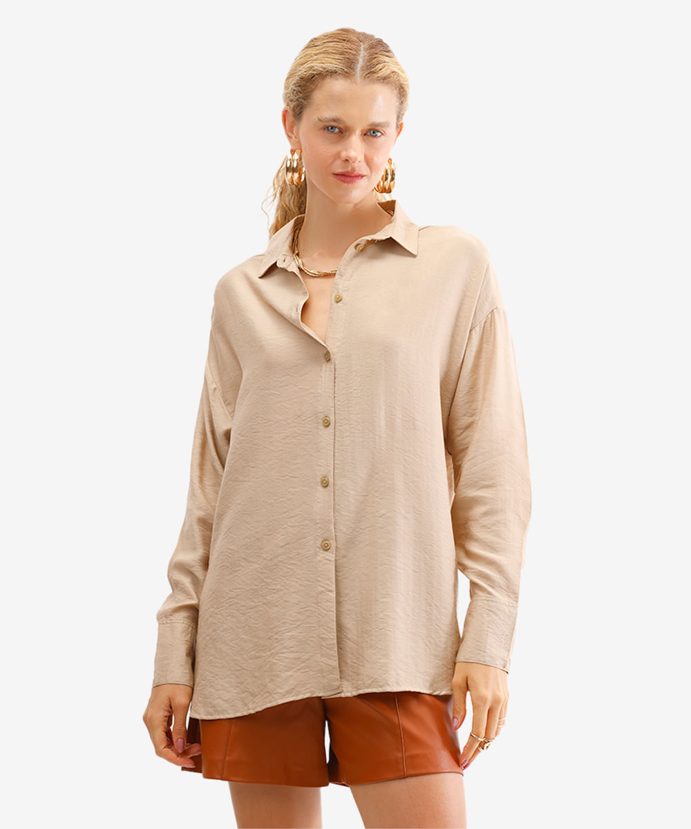 camisa feminina oversized manga longa texturizada bege