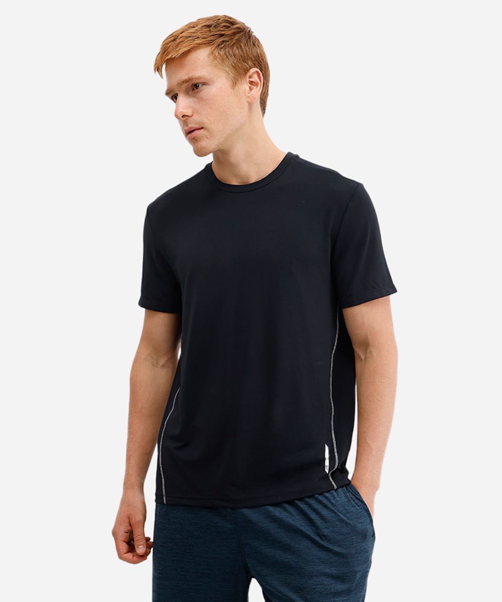 camiseta masculina esportiva preta