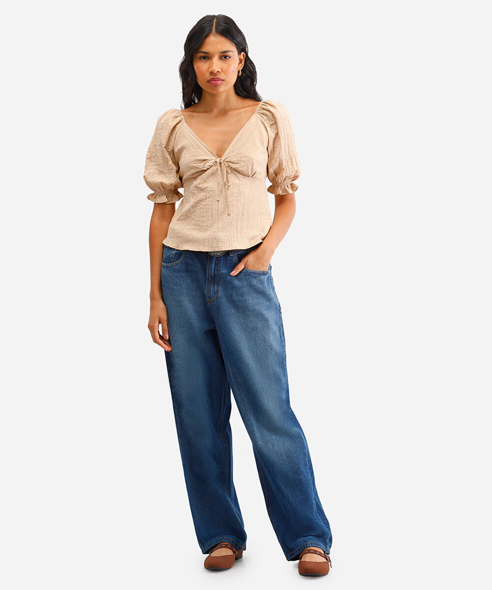 blusa feminina manga bufante texturizada bege