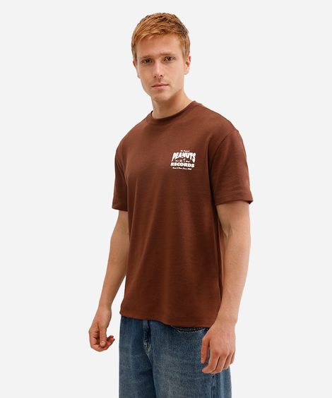 camiseta de algodão manga curta snoopy peanuts marrom