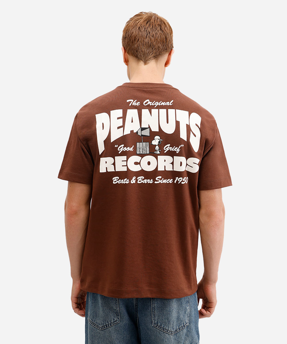 camiseta de algodão manga curta snoopy peanuts marrom
