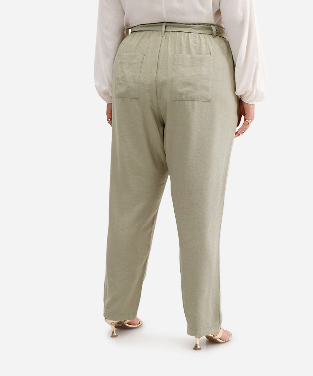 calça alfaiataria plus size de viscose com amarração verde